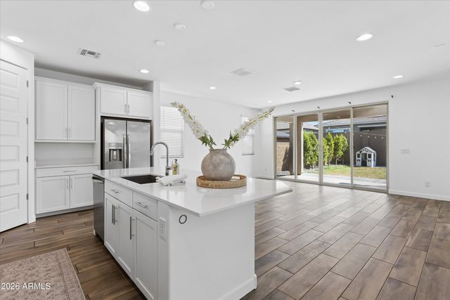 2531 W Hidalgo Avenue, Phoenix, AZ 85041