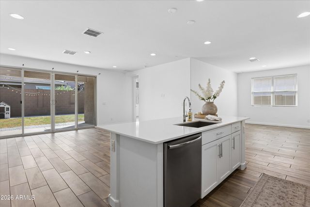 2531 W Hidalgo Avenue, Phoenix, AZ 85041