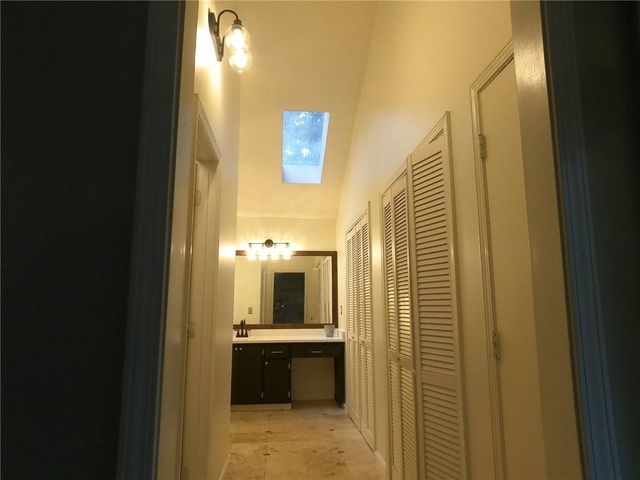 510 Wood Valley Trc, Roswell, GA 30076