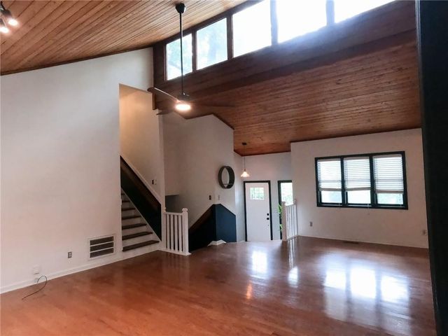 510 Wood Valley Trc, Roswell, GA 30076
