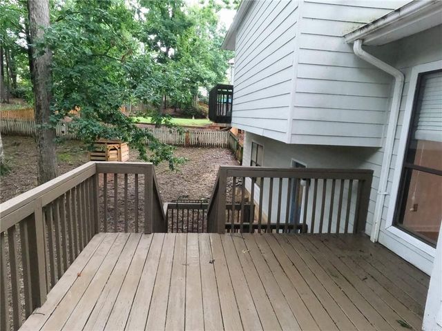 510 Wood Valley Trc, Roswell, GA 30076