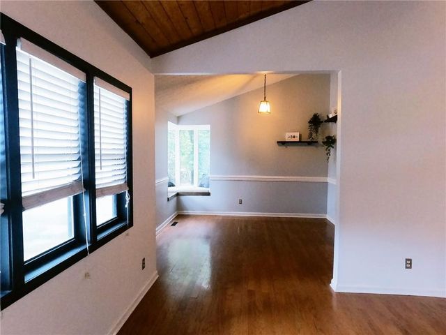 510 Wood Valley Trc, Roswell, GA 30076