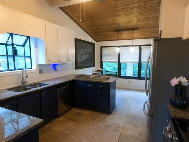 510 Wood Valley Trc, Roswell, GA 30076