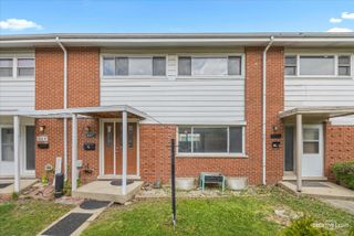 8044 W Lyons Street B, Niles, IL 60714