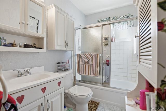 2007 Pearl Avenue, Warren, MI 48091