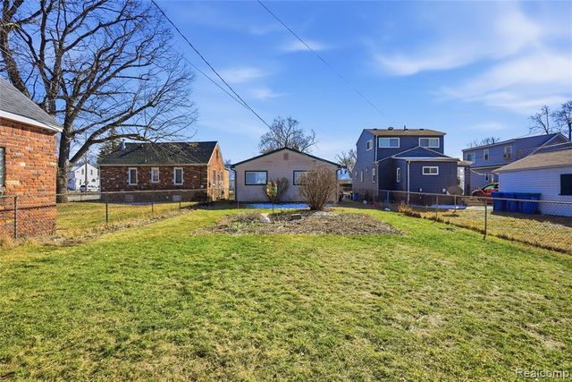 2007 Pearl Avenue, Warren, MI 48091