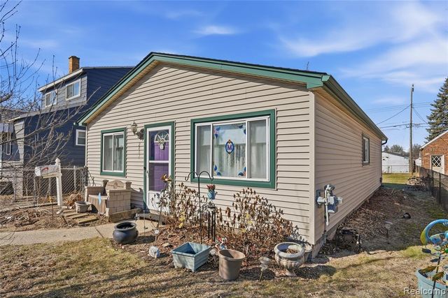 2007 Pearl Avenue, Warren, MI 48091