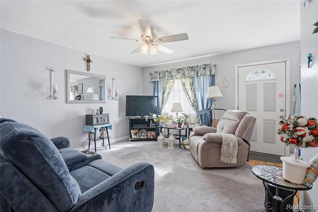 2007 Pearl Avenue, Warren, MI 48091