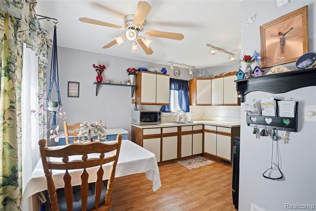 2007 Pearl Avenue, Warren, MI 48091