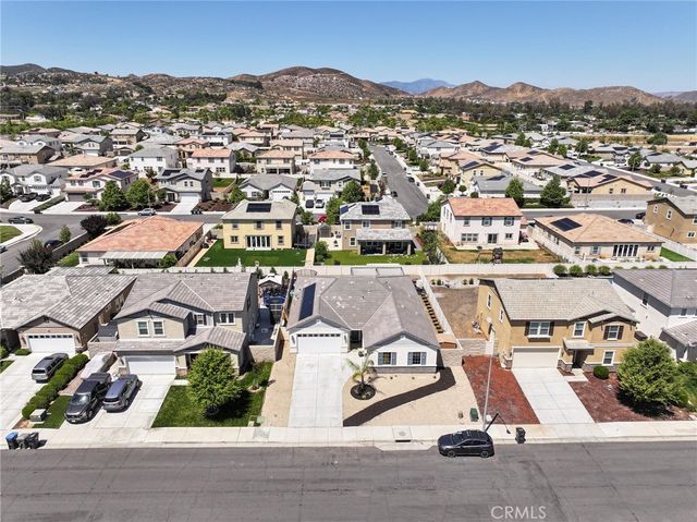 31577 Tudor Court, Menifee, CA 92584