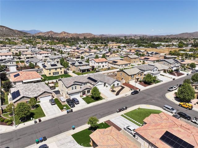 31577 Tudor Court, Menifee, CA 92584