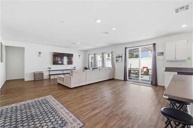 31577 Tudor Court, Menifee, CA 92584