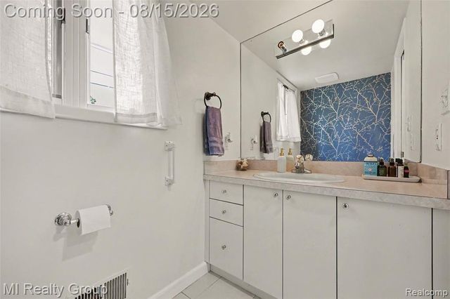 3426 Hadden Road, Rochester Hills, MI 48306
