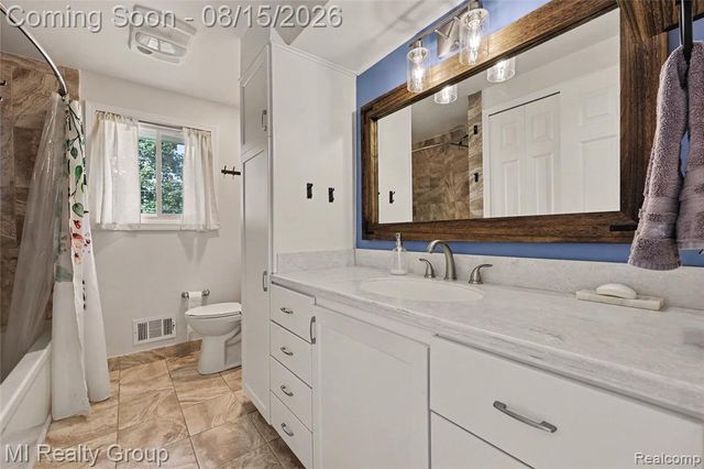 3426 Hadden Road, Rochester Hills, MI 48306