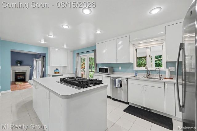 3426 Hadden Road, Rochester Hills, MI 48306