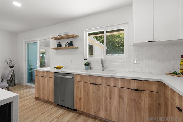 7066 Whipple Avenue, San Diego, CA 92122
