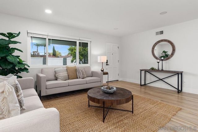 7066 Whipple Avenue, San Diego, CA 92122