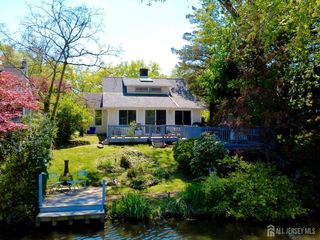 160 Lakeside Drive S, Piscataway, NJ 08854
