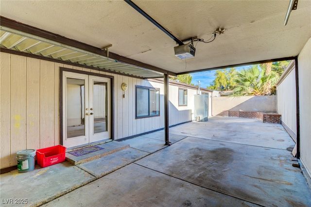 5540 Hobble Creek Drive, Las Vegas, NV 89120