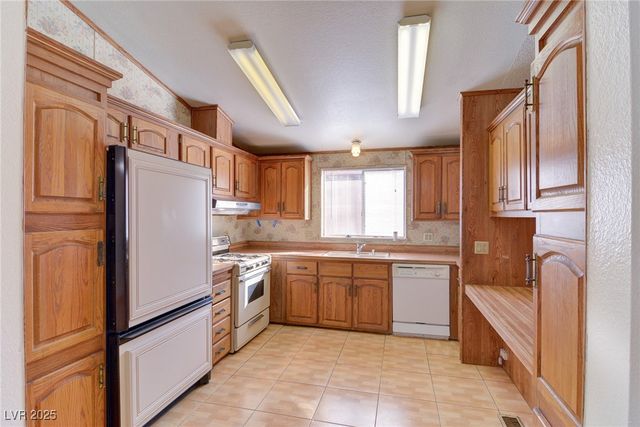 5540 Hobble Creek Drive, Las Vegas, NV 89120