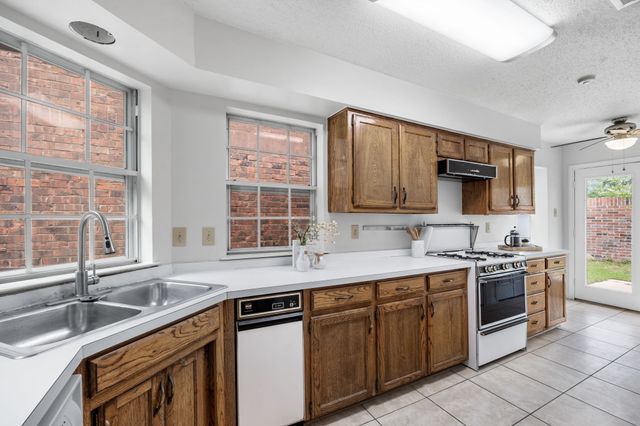 2925 Waterfront Drive, Garland, TX 75042
