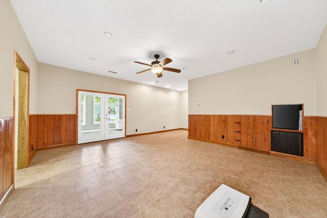 167 Markham Ln, Crossville, TN 38558