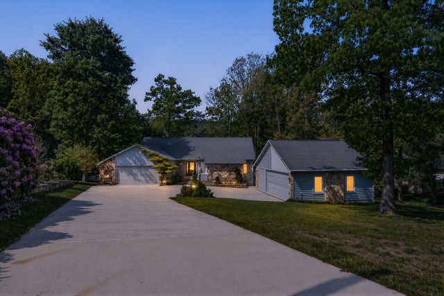 167 Markham Ln, Crossville, TN 38558