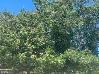 2016 BREAKERS DR, Barnegat, NJ 08005