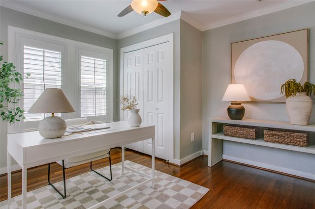 2745 Ivandell Avenue, Dallas, TX 75211