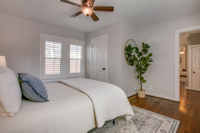 2745 Ivandell Avenue, Dallas, TX 75211