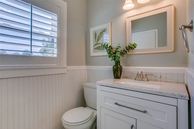 2745 Ivandell Avenue, Dallas, TX 75211