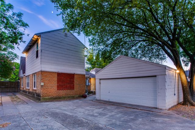 2745 Ivandell Avenue, Dallas, TX 75211