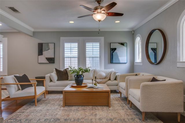 2745 Ivandell Avenue, Dallas, TX 75211