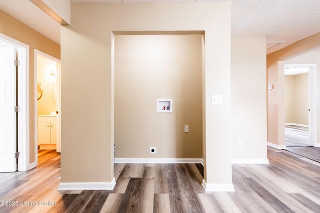 6610 Elmwood St, Louisville, KY 40216