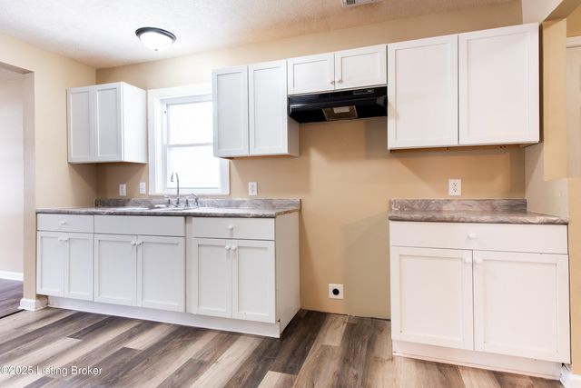 6610 Elmwood St, Louisville, KY 40216