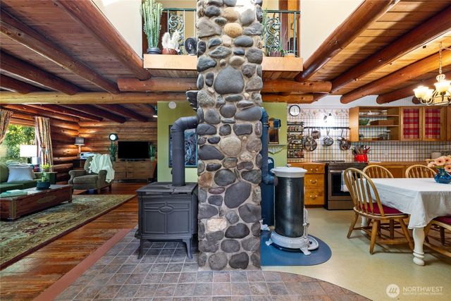 825 SW Winter Springs Lane, Port Orchard, WA 98367