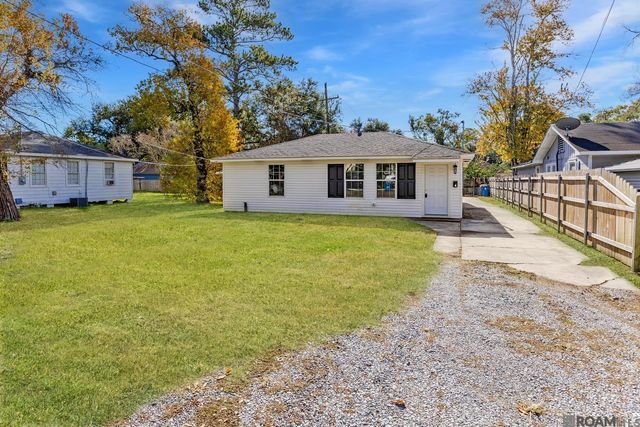 811 Avenue D, Port Allen, LA 70767