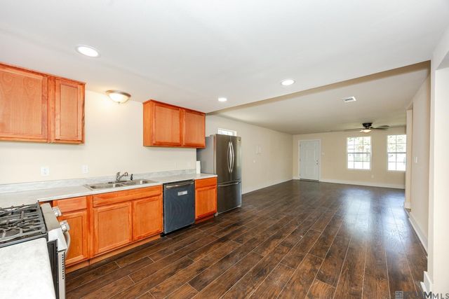 811 Avenue D, Port Allen, LA 70767