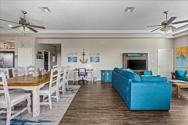 940 Driftwood Drive, Crystal Beach, TX 77650