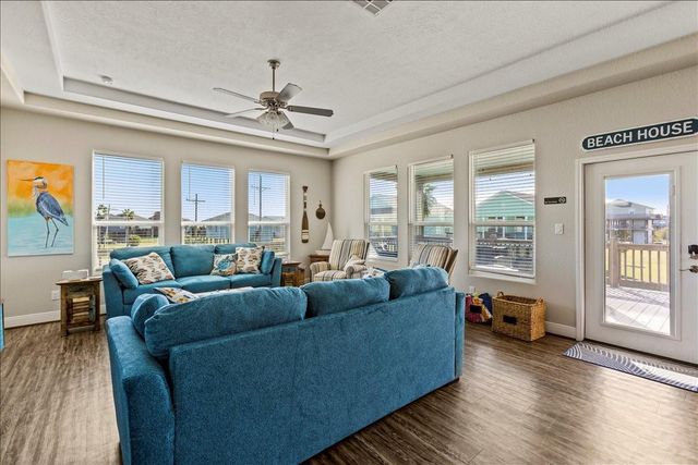 940 Driftwood Drive, Crystal Beach, TX 77650