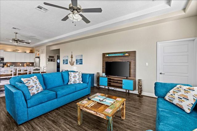 940 Driftwood Drive, Crystal Beach, TX 77650