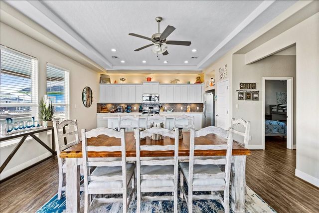940 Driftwood Drive, Crystal Beach, TX 77650