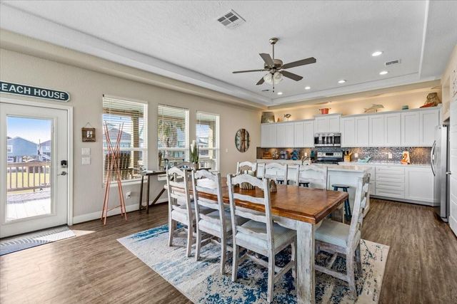 940 Driftwood Drive, Crystal Beach, TX 77650