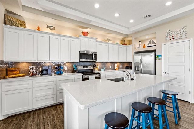 940 Driftwood Drive, Crystal Beach, TX 77650