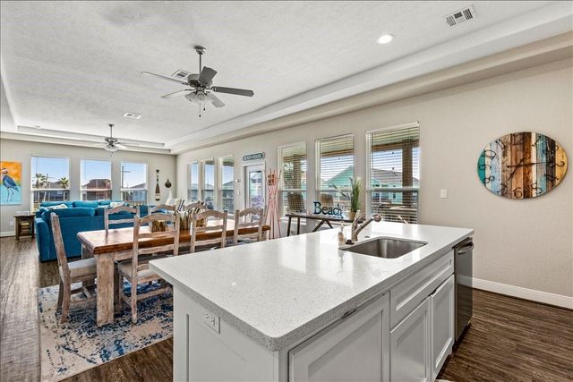 940 Driftwood Drive, Crystal Beach, TX 77650
