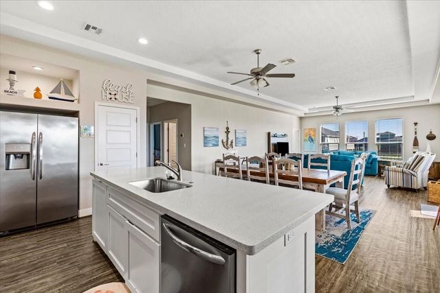 940 Driftwood Drive, Crystal Beach, TX 77650