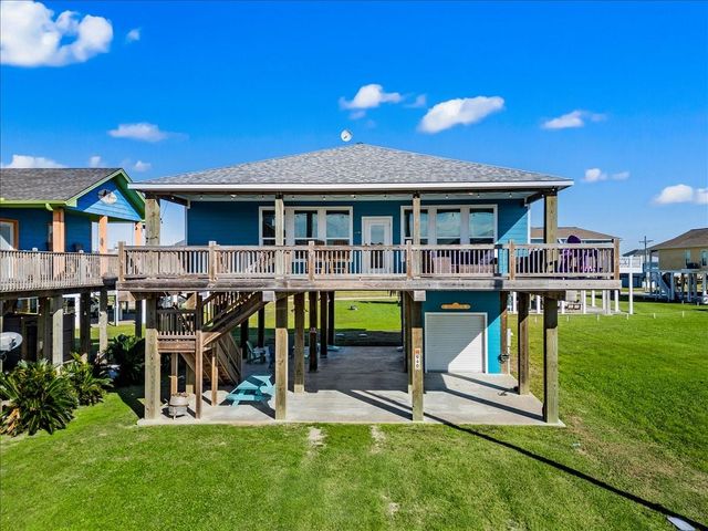 940 Driftwood Drive, Crystal Beach, TX 77650