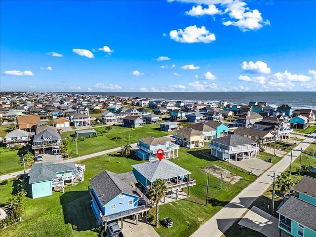 940 Driftwood Drive, Crystal Beach, TX 77650