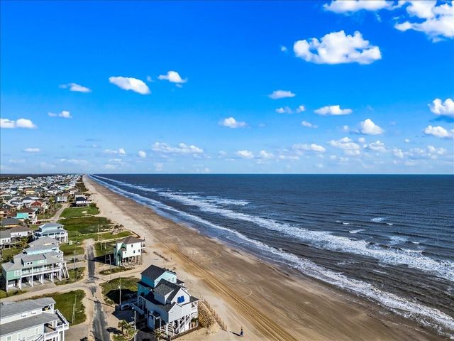 940 Driftwood Drive, Crystal Beach, TX 77650