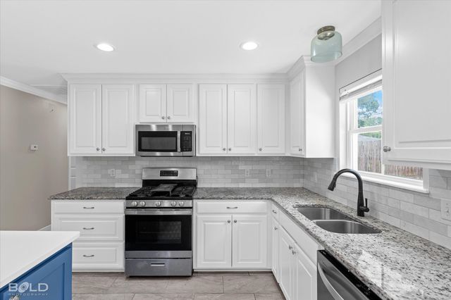 2609 Lyles Lane, Shreveport, LA 71118